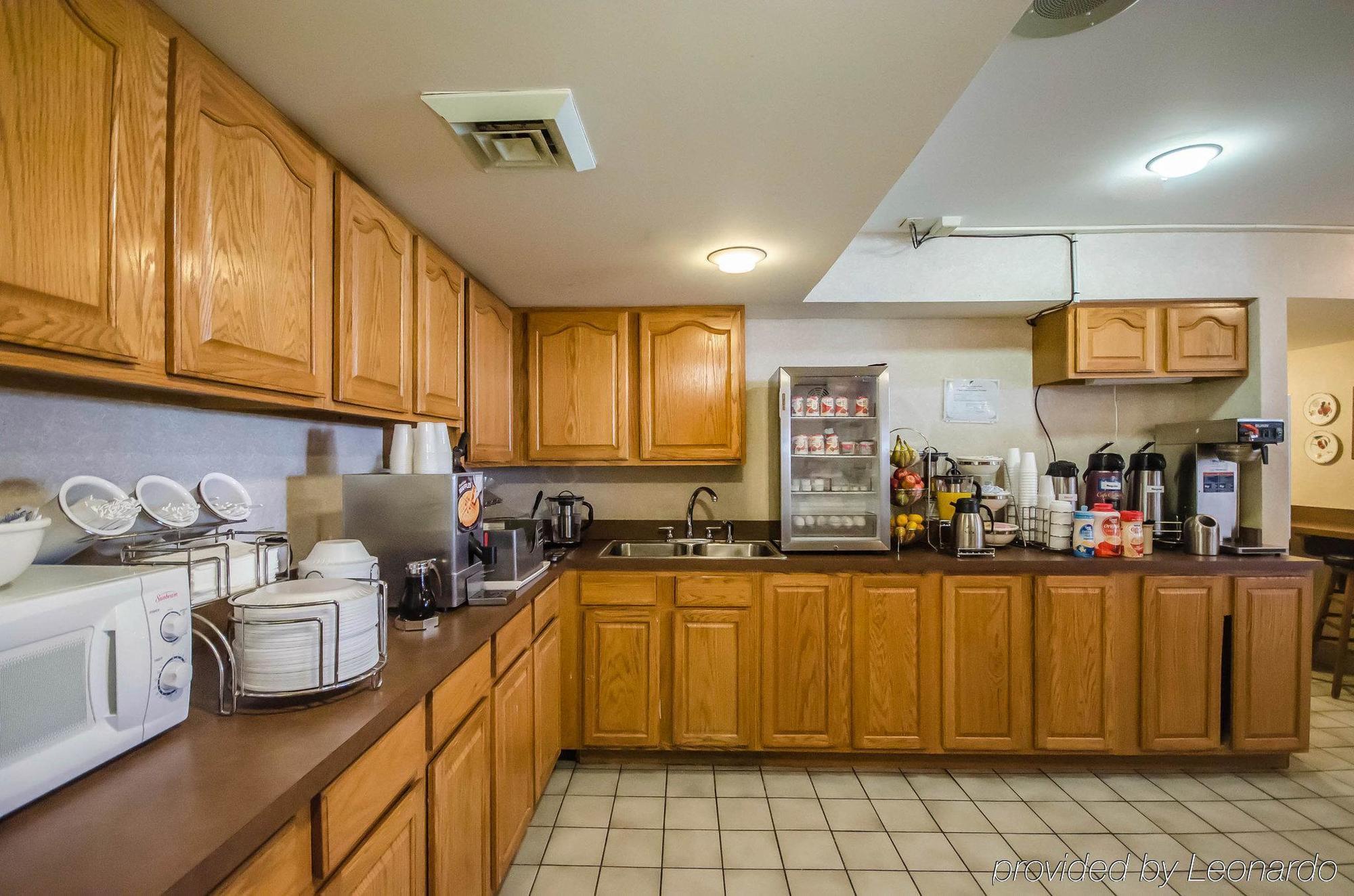 Super 8 By Wyndham Jasper Hotel Екстериор снимка