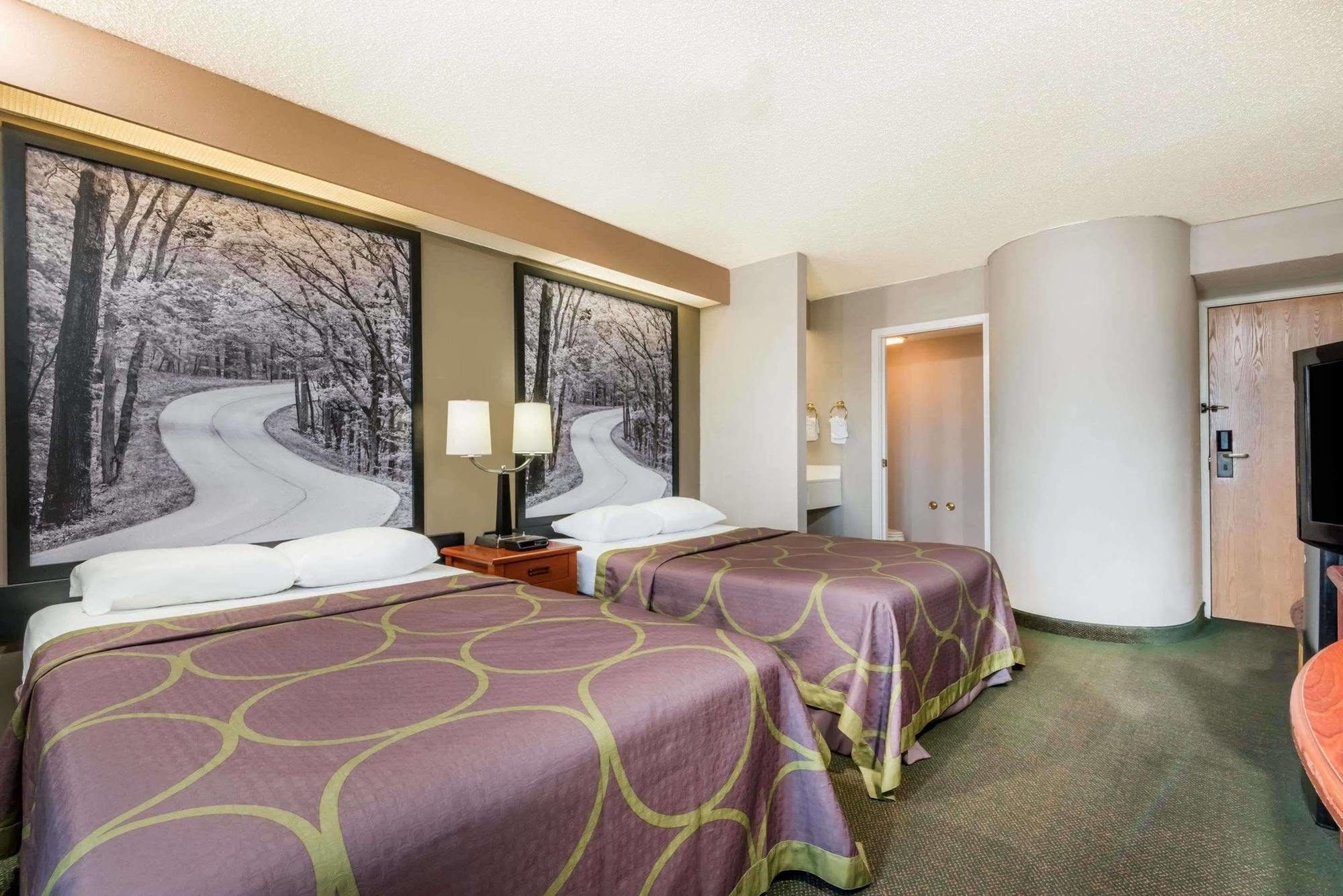 Super 8 By Wyndham Jasper Hotel Екстериор снимка